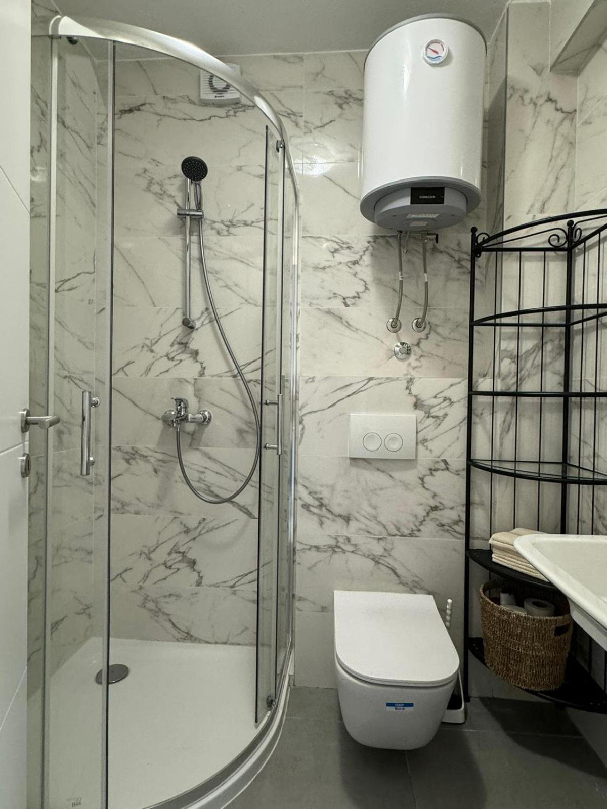 M&a Apartment *