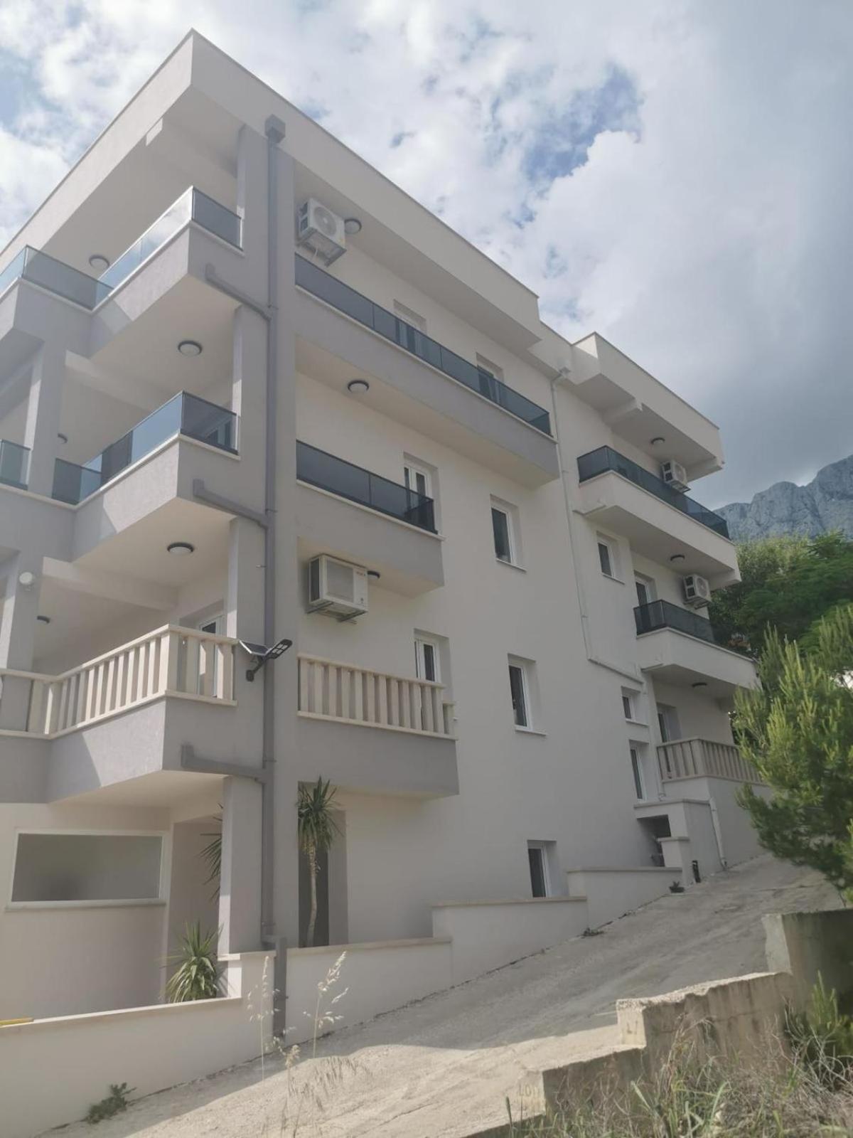 M&a Apartment *